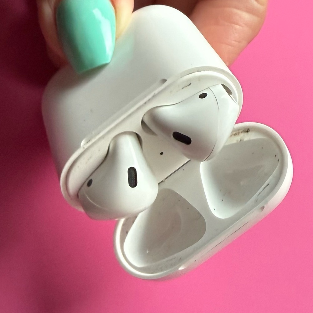 Apple AirPods (2nd Generation) - Picture 4 of 6